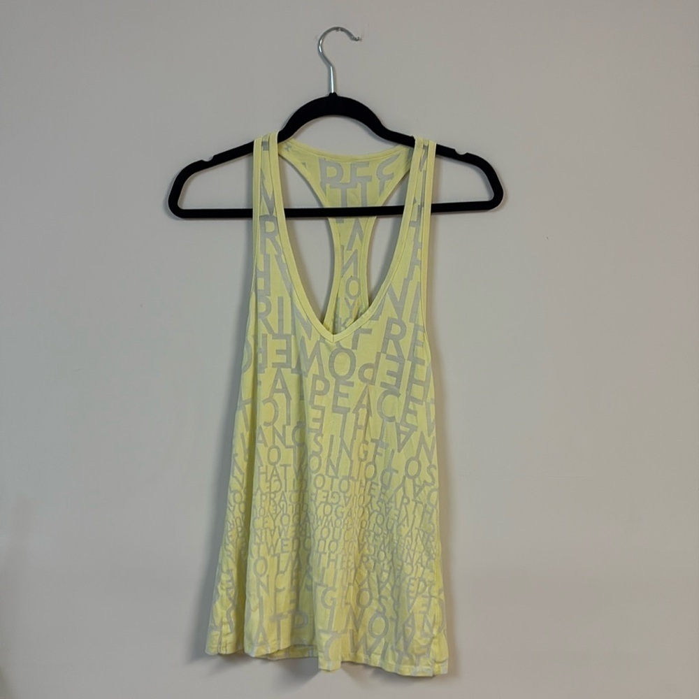 ❤️ Lululemon Athletica Yellow Fast Lane Manifesto Script Racerback tank Top